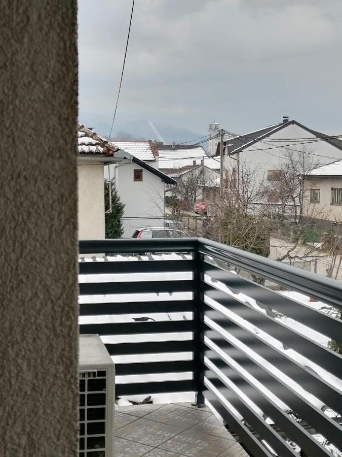 Apartment Slap